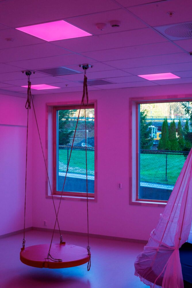 benterud skole 8 led panel rgbw